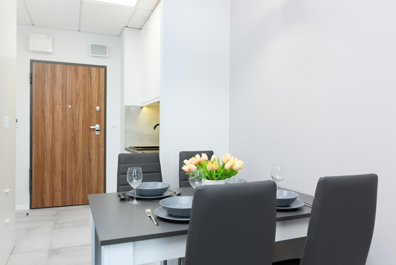 Apartments With Parking Warsaw Business Center By Noclegi Renters Exteriör bild