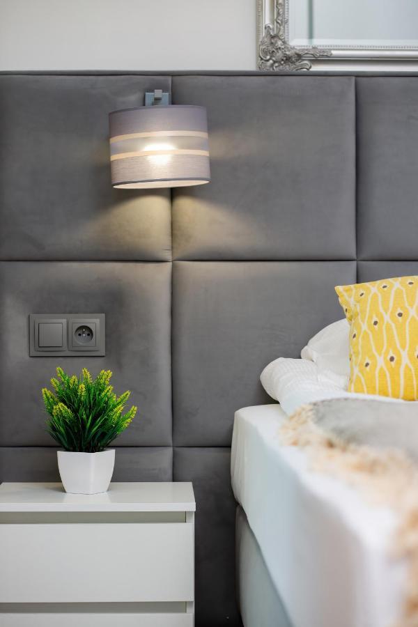 Apartments With Parking Warsaw Business Center By Noclegi Renters Exteriör bild